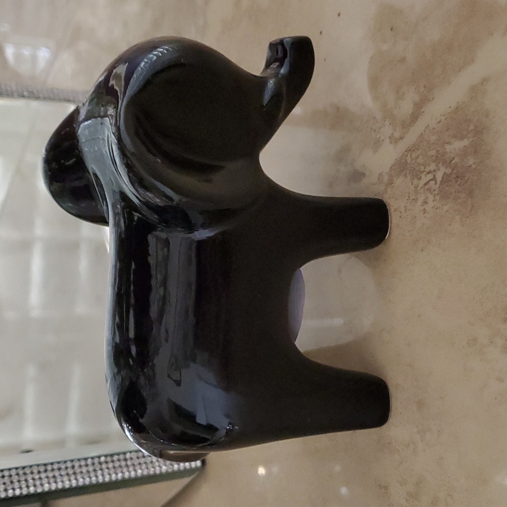 Ebony Elephant - Picture 3 of 4